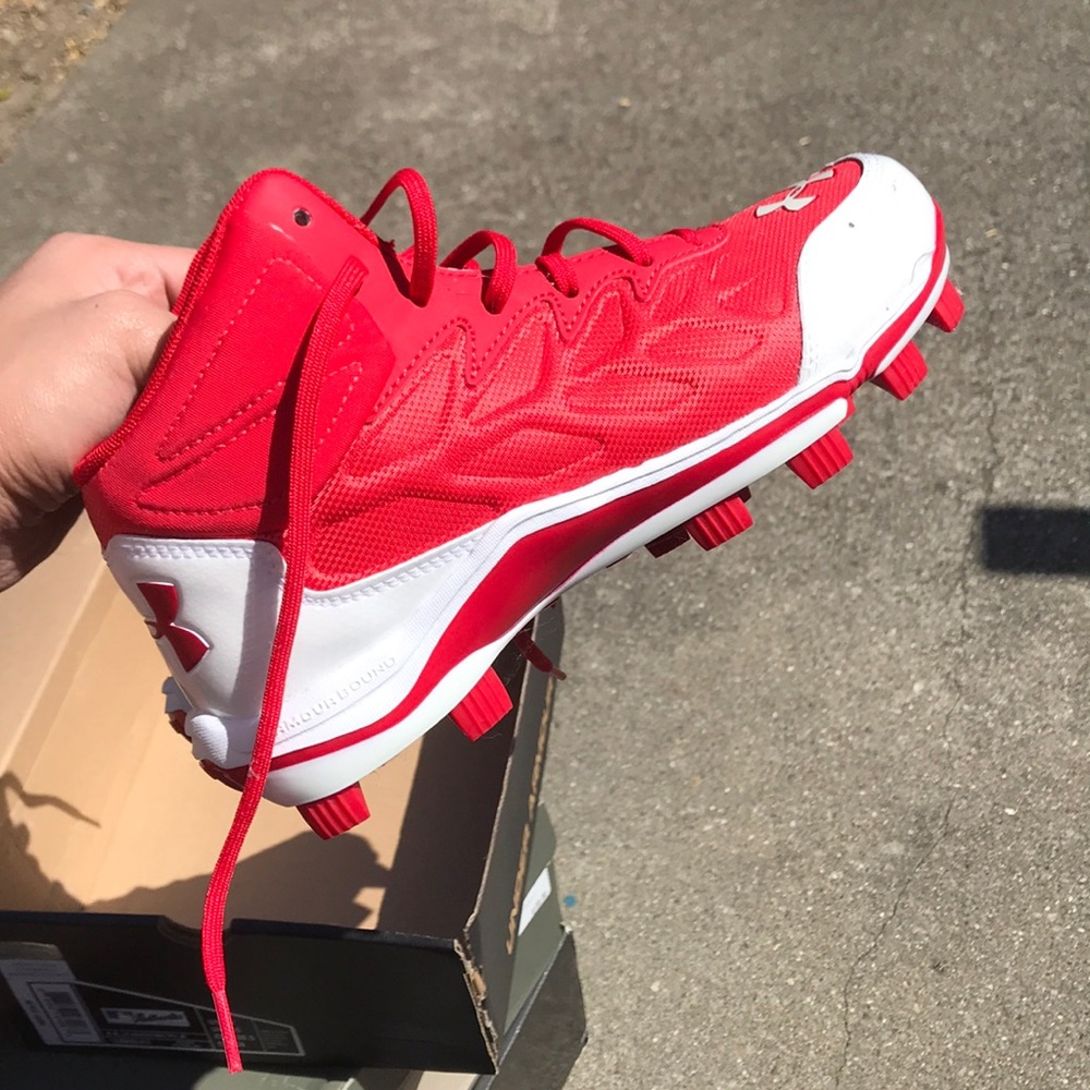 Never Used Under Armour Baseball Cleats